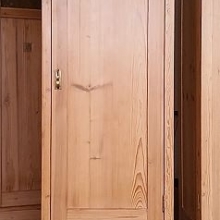 Kleiderschrank