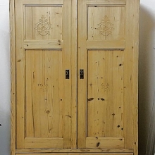 Kleiderschrank